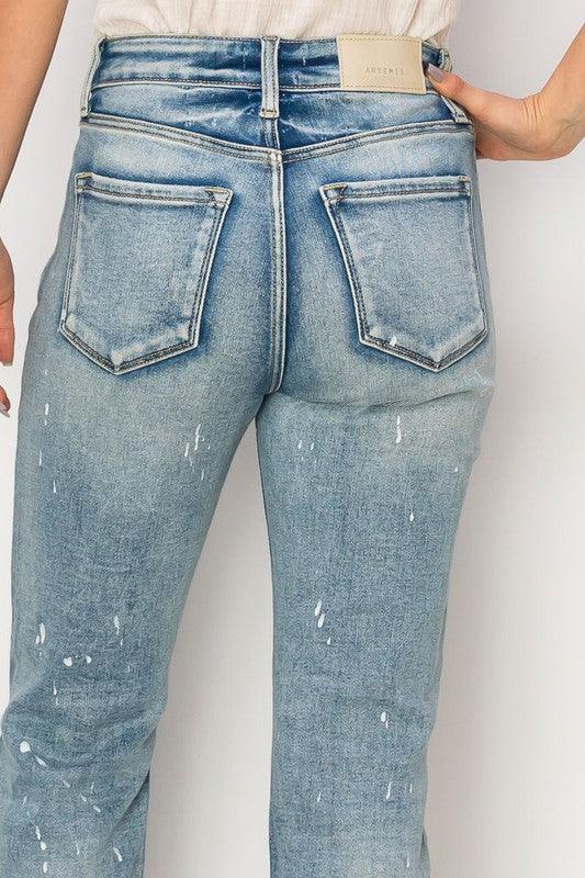 HIGH RISE DISTRESSED STRAIGHT WITH FRAY HEM JEANS - Blu Lotus Boutique