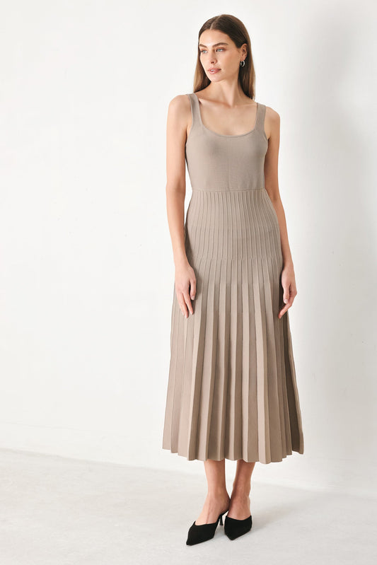 MONO FORM SWEATER KNIT MIDI DRESS