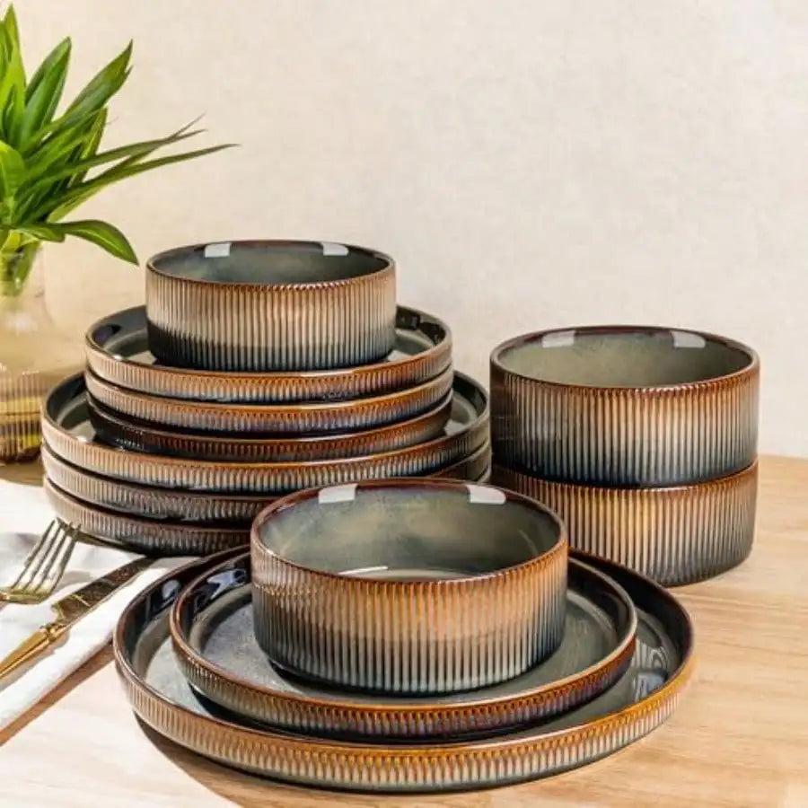 TheTerra Ceramic Dinnerware Set For 4, 12-Piece Plates And Bowls Set Lightweight Porcelain Dish Set, Scratch Resistant, Oven And Microwave And Dishwasher , Cocoa Mocha