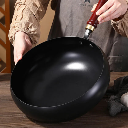 24cm/28cm Non-stick Wok Hand-made Iron Pot with Wooden Lid Multi-function Cooking Pan for Induction Electric Gas All Stoves
