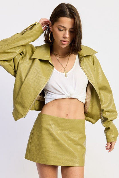CROPPED JACKET WITH COLLAR AND ZIPPER - Blu Lotus Boutique