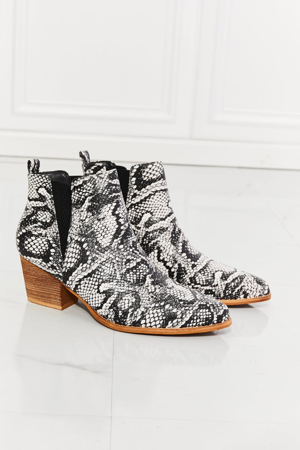 MMShoes Back At It Point Toe Bootie in Snakeskin - Blu Lotus Boutique