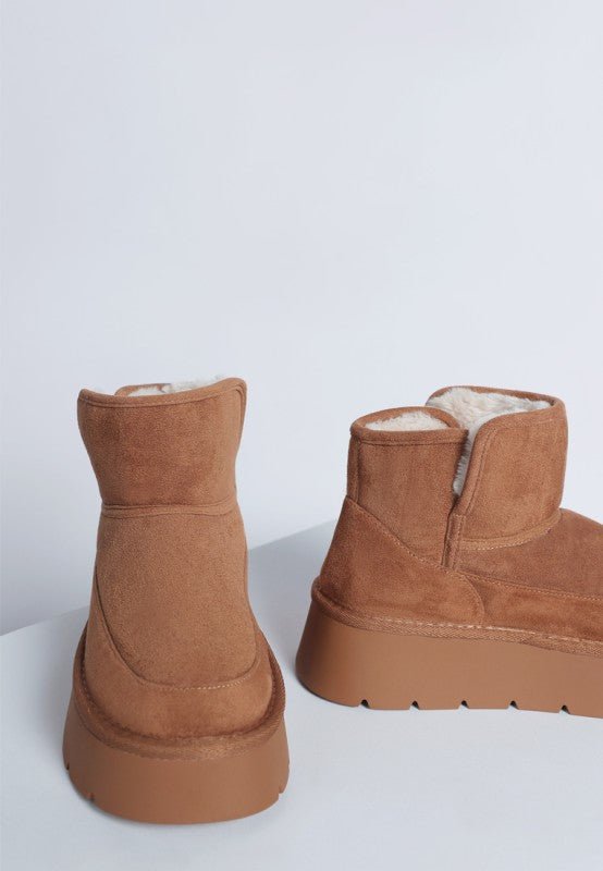 Holias Chunky Heeled Snow Boots - Blu Lotus Boutique