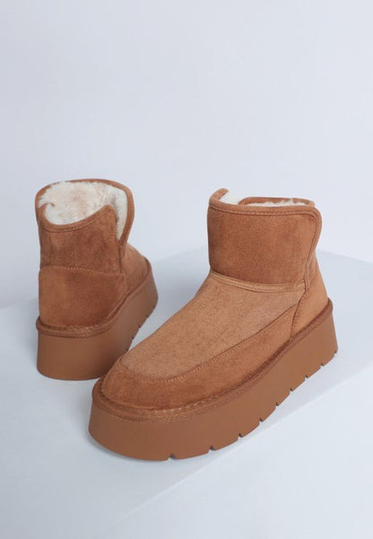 Holias Chunky Heeled Snow Boots - Blu Lotus Boutique
