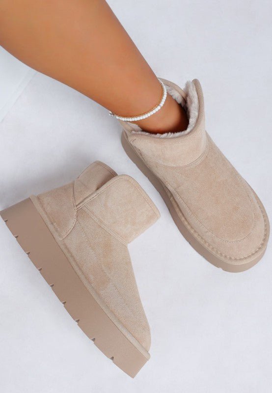 Holias Chunky Heeled Snow Boots - Blu Lotus Boutique