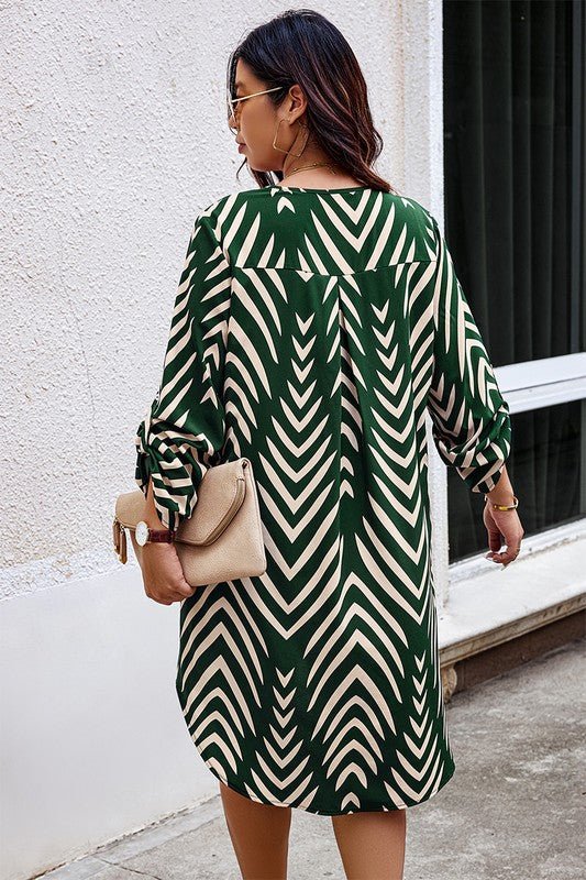 Plus Graphic Print Asymmetric Hem Loose Midi Dress - Blu Lotus Boutique