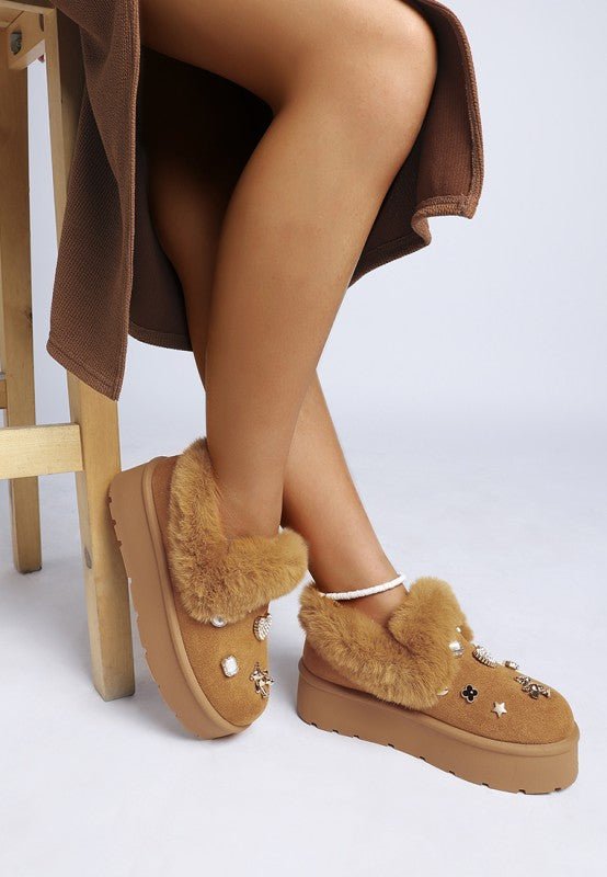 Zeta Charm Detail Slip On Snow Boots - Blu Lotus Boutique