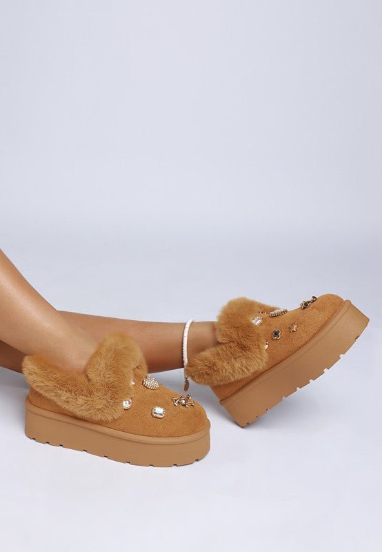 Zeta Charm Detail Slip On Snow Boots - Blu Lotus Boutique